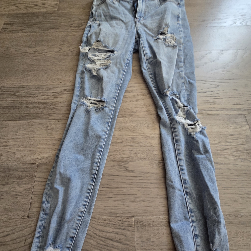 American Eagle Outfitters Light Blue Distressed Skinny Jeans